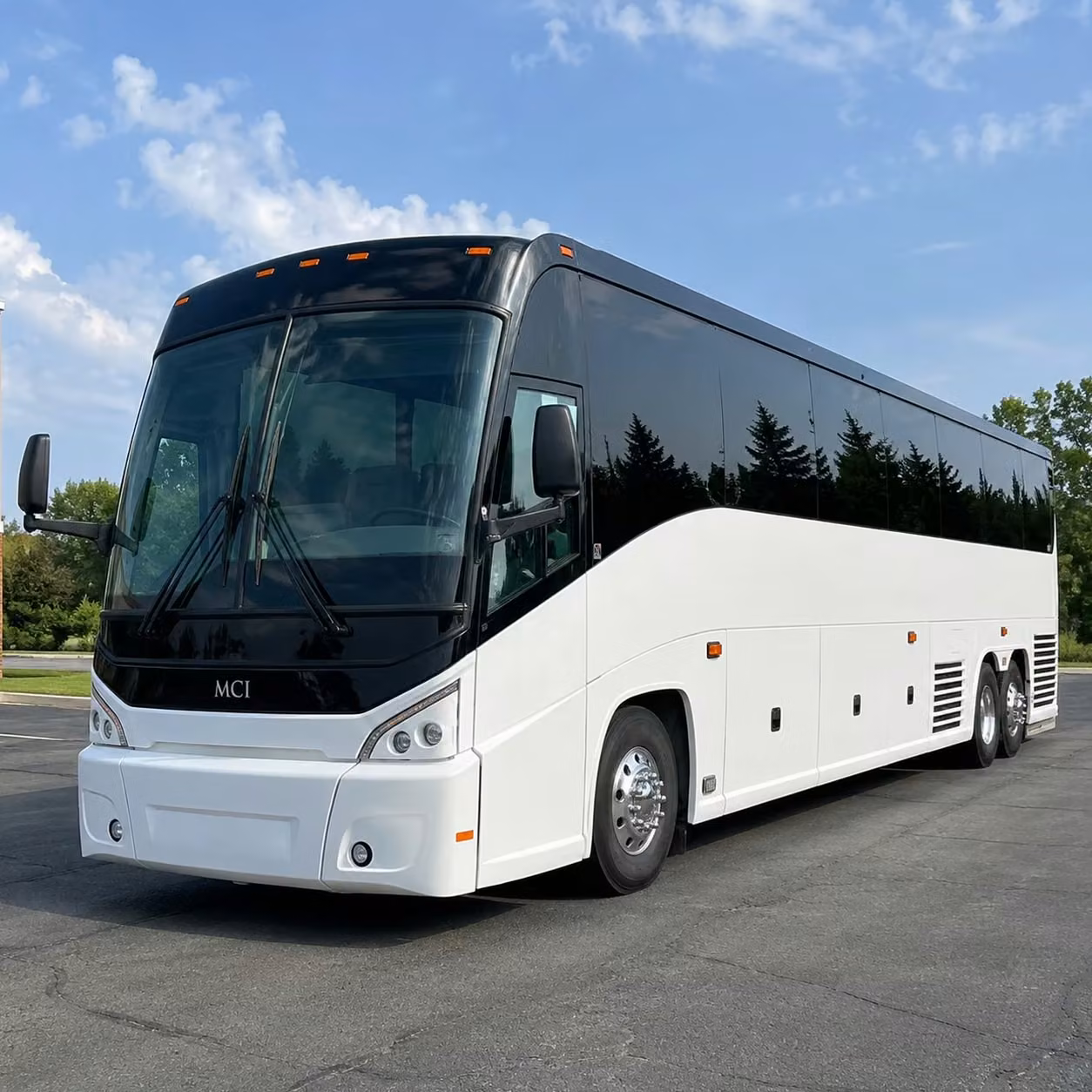 multi day bus rentals for garland groups traveling far